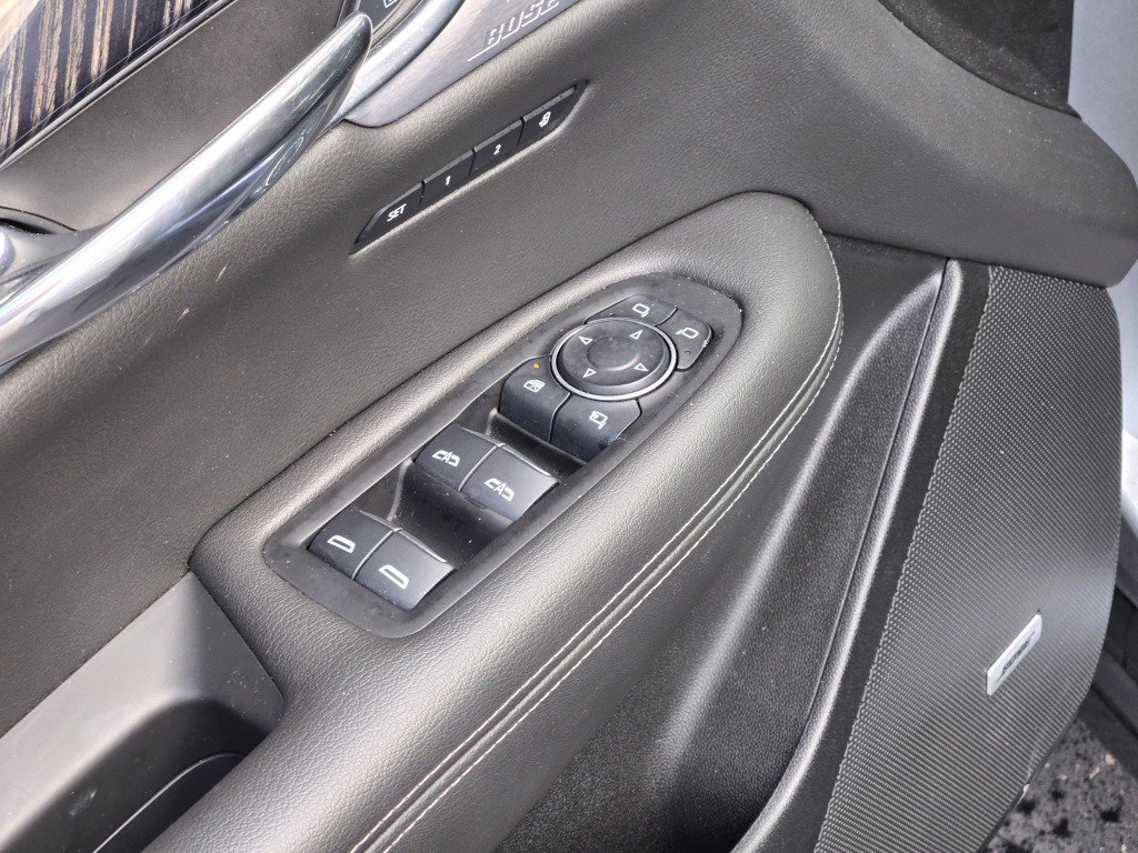 Certified 2025 Cadillac XT6 Premium Luxury FWD image 22