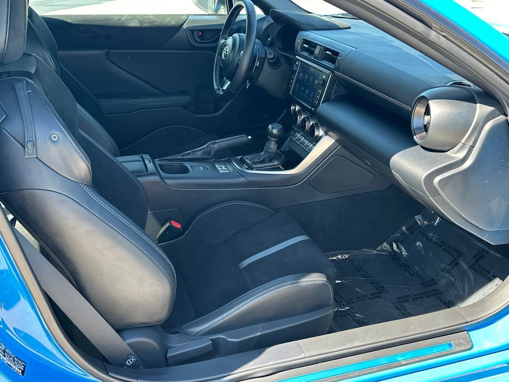 Used 2023 Toyota GR86 Premium RWD image 11