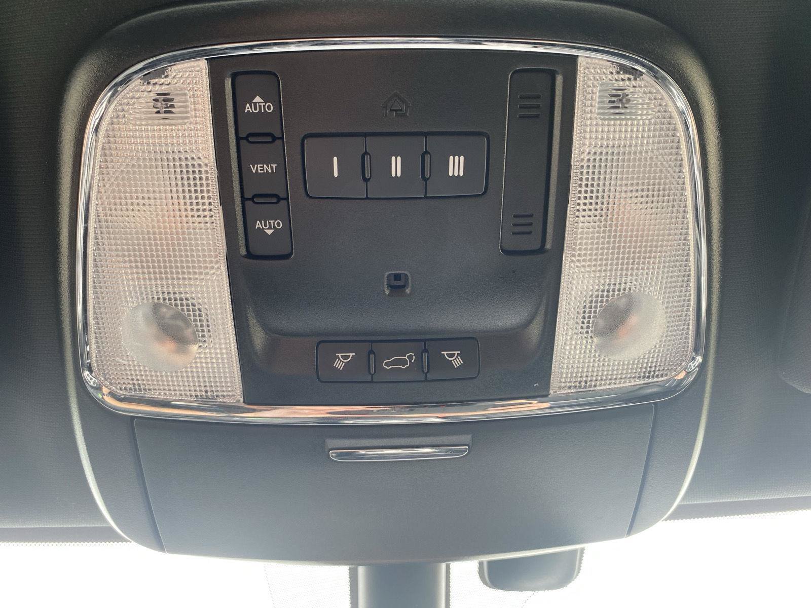 Used 2020 Jeep Grand Cherokee Limited AWD/4WD image 29