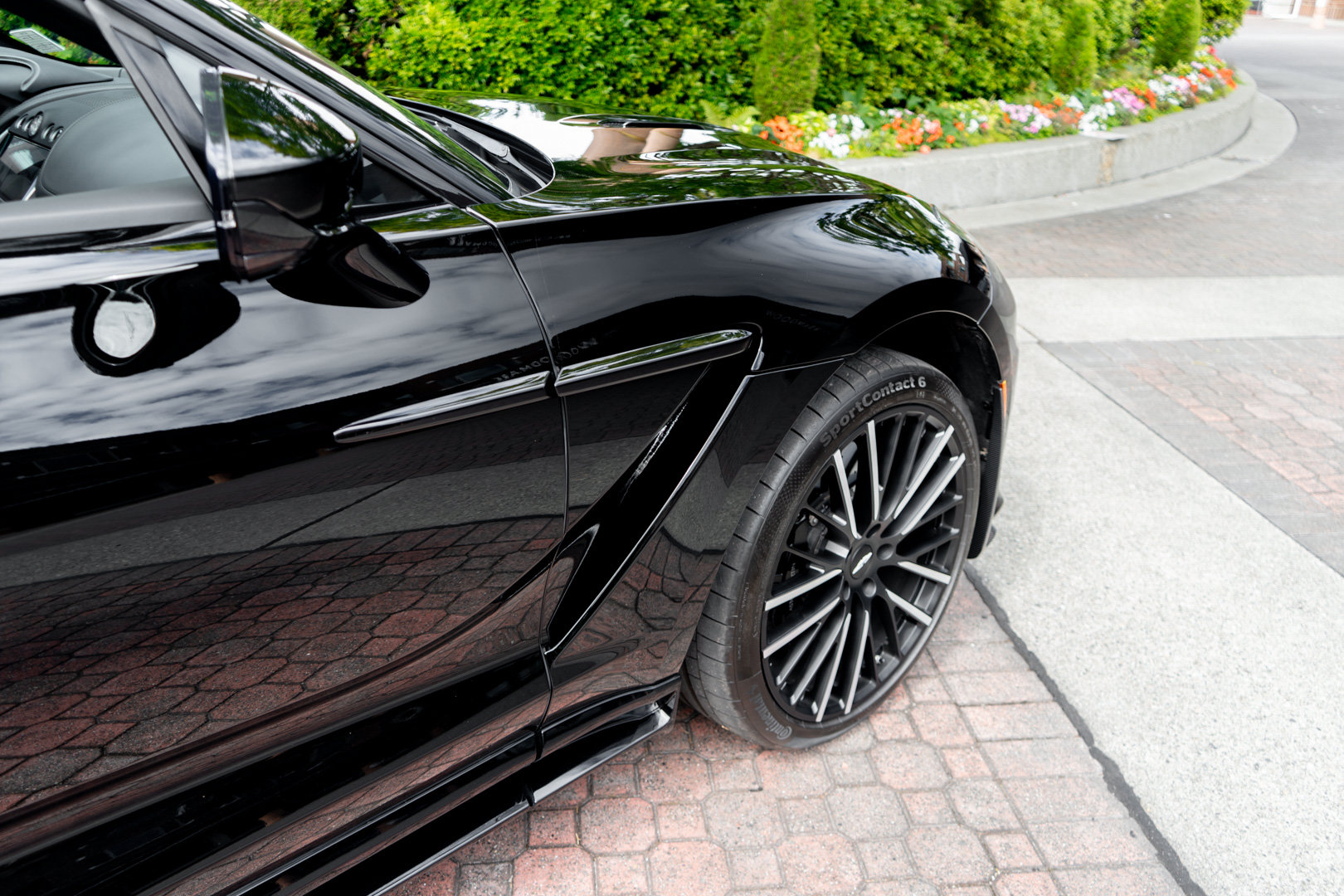 Used 2023 Aston Martin DBX 707 AWD/4WD image 4