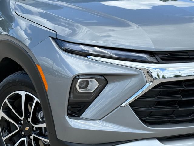 Used 2025 Chevrolet TrailBlazer LT image 3