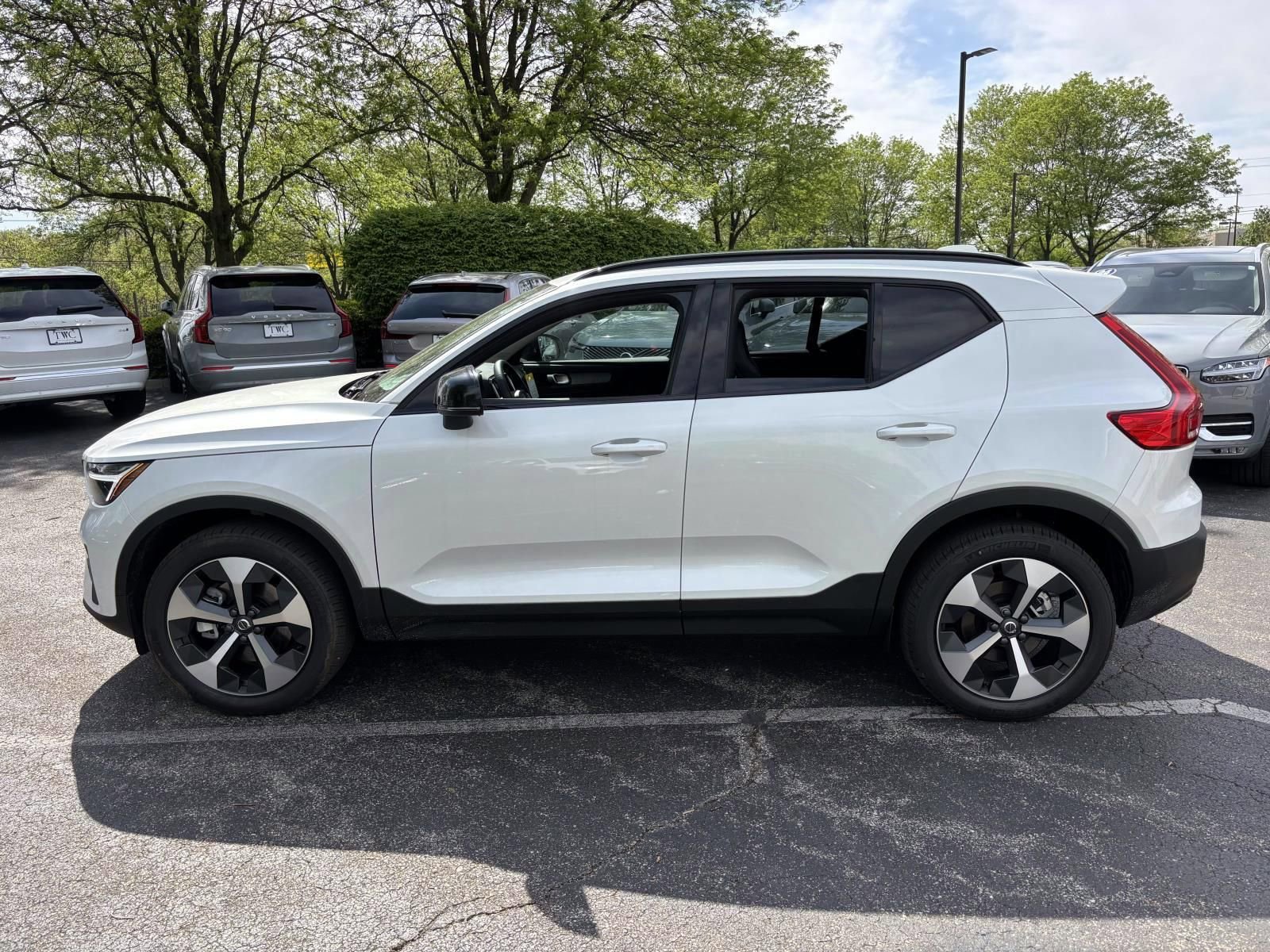 Used 2026 Volvo XC40 B5 Core w/ Protection Package Premier AWD/4WD image 8