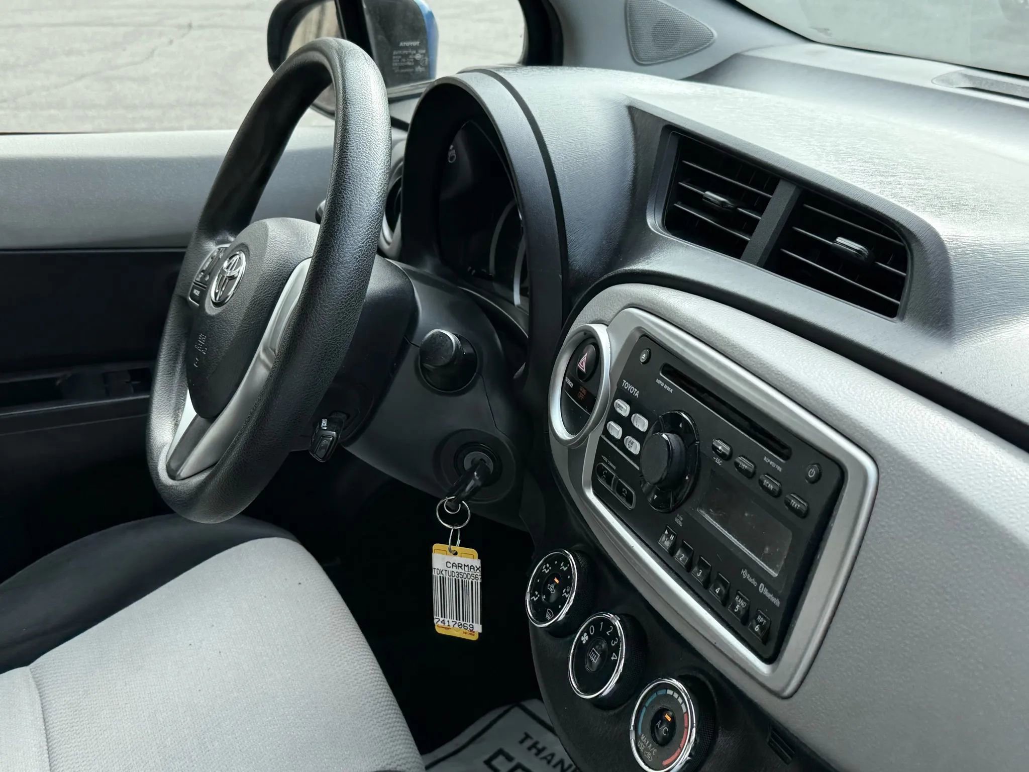 Used 2013 Toyota Yaris LE image 24