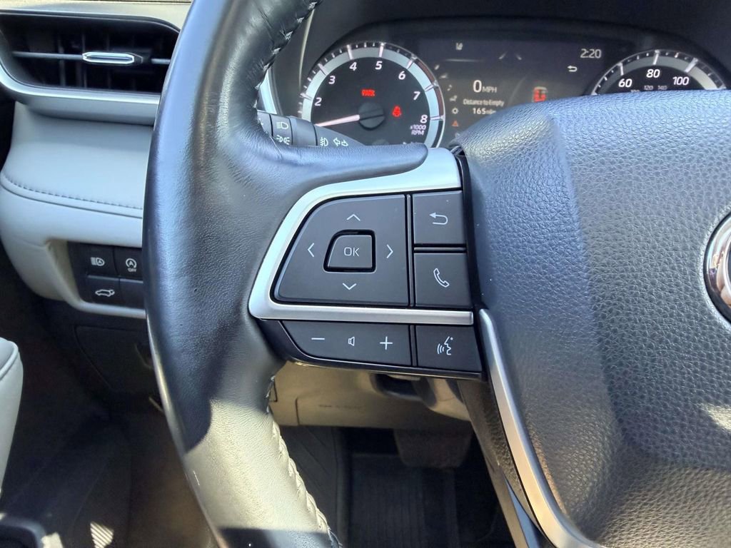 Used 2023 Toyota Highlander XLE image 8