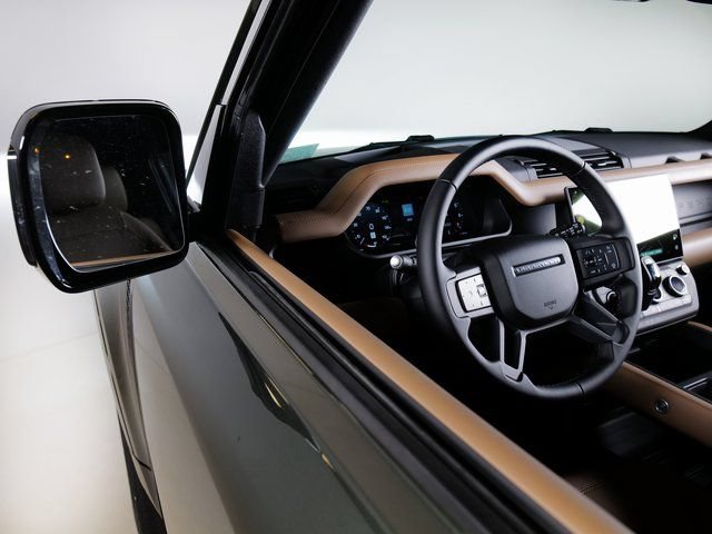 New 2026 Land Rover Defender 110 X-Dynamic SE AWD/4WD image 23