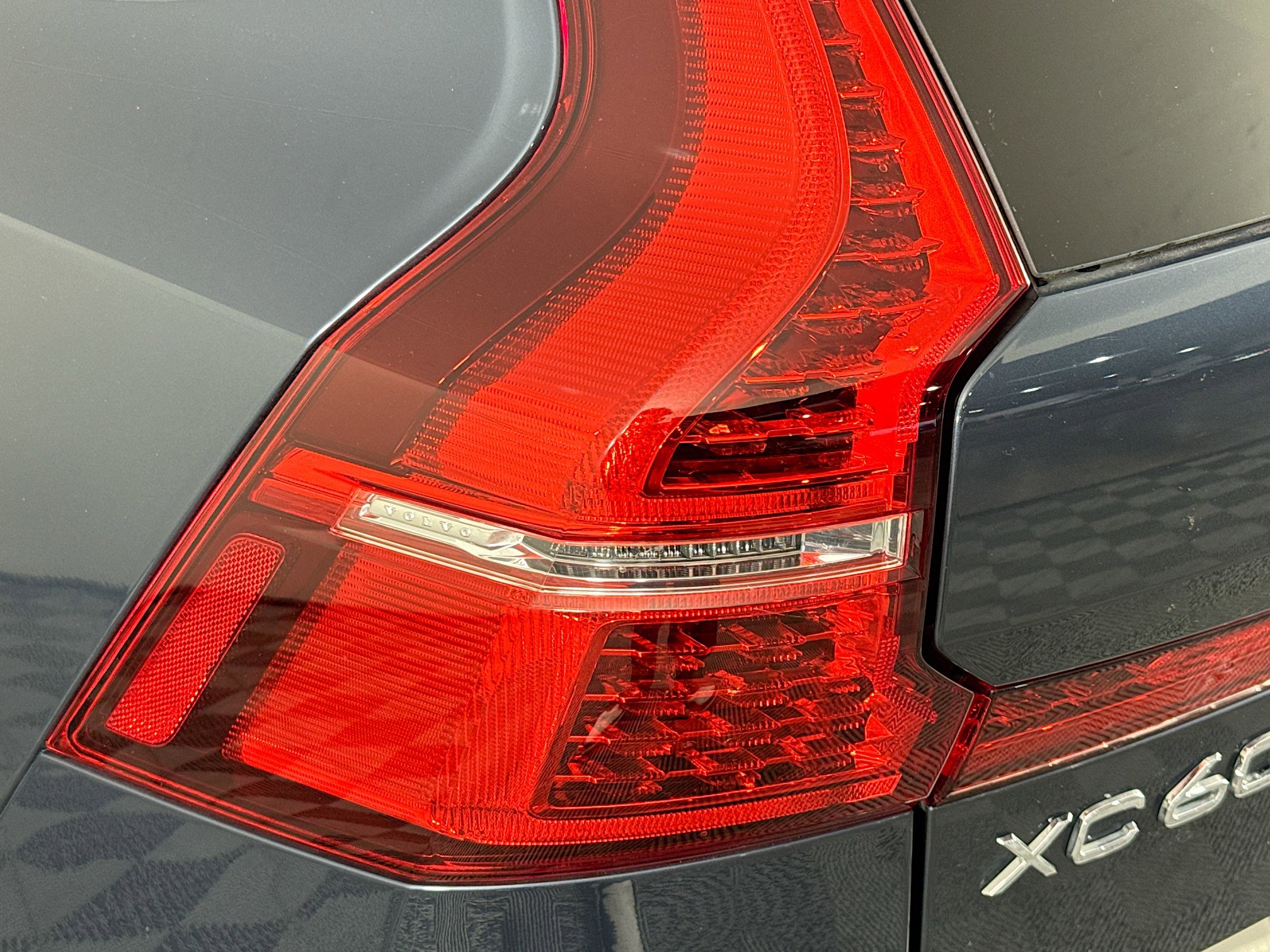 Used 2023 Volvo XC60 B5 Plus w/ Climate Package image 35