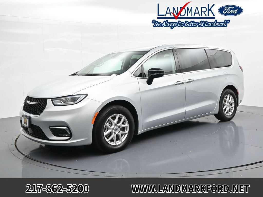Used 2024 Chrysler Pacifica Touring-L