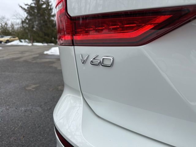 Certified 2025 Volvo V60 B5 Cross Country Plus image 38