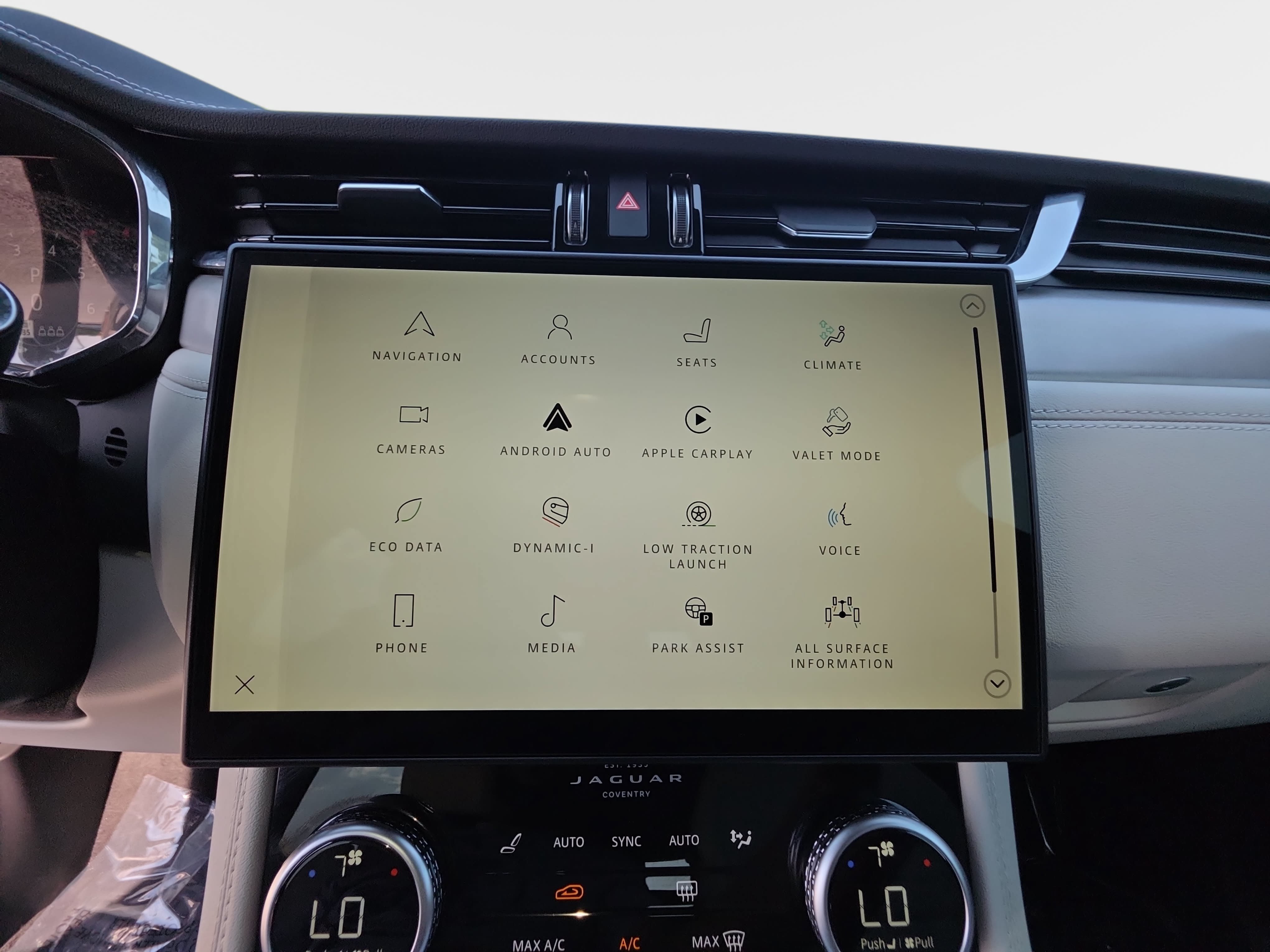 Used 2026 Jaguar F-PACE R-Dynamic S AWD/4WD image 22