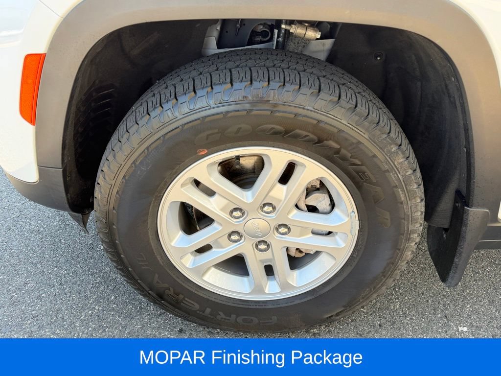 Certified 2024 Jeep Grand Cherokee Laredo w/ MOPAR Finishing Package RWD image 13