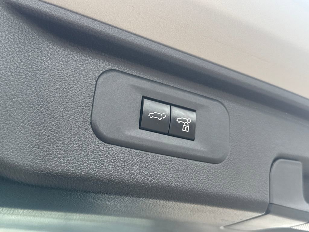 Used 2024 Toyota Grand Highlander Limited image 9