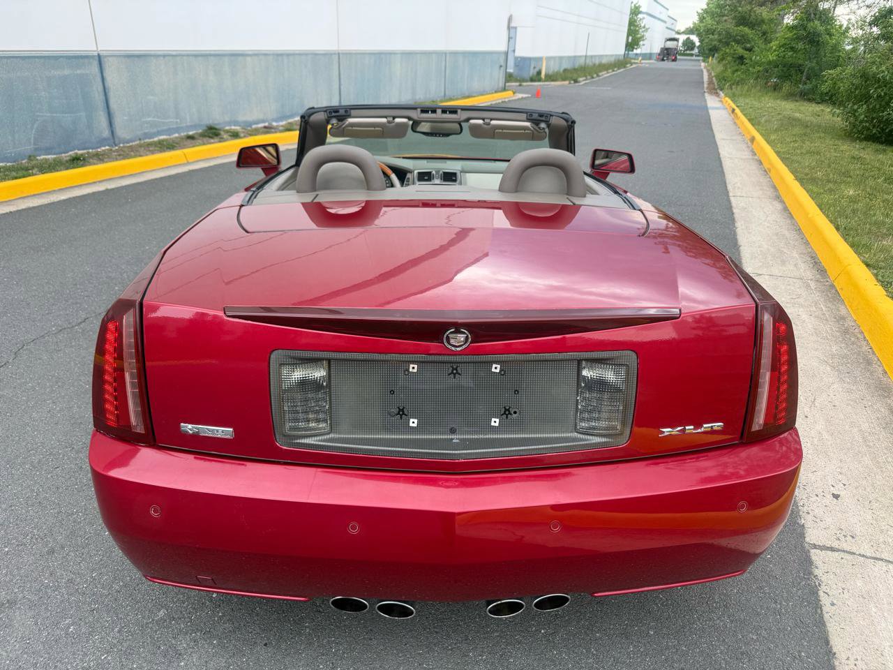 Used 2004 Cadillac XLR RWD image 10