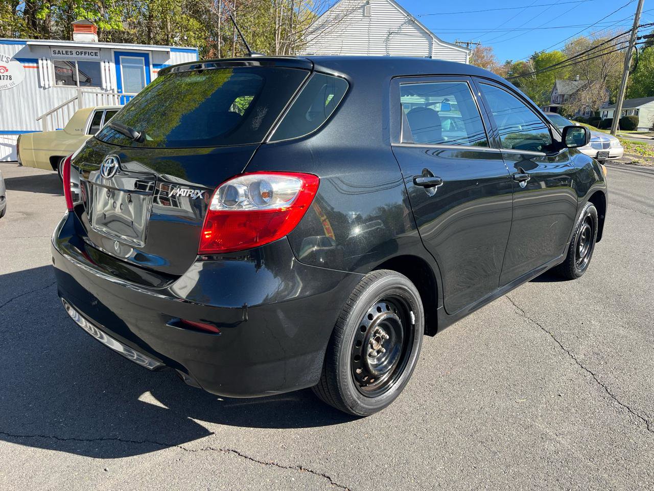 Used 2013 Toyota Matrix L FWD image 5