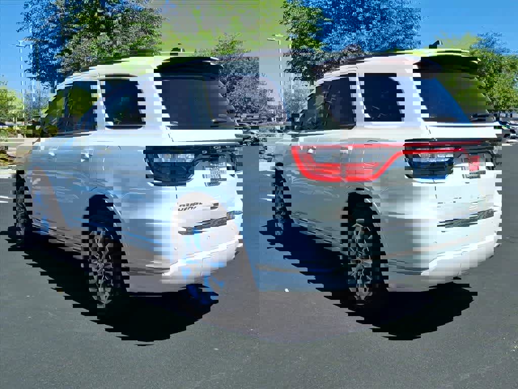 Used 2022 Dodge Durango SXT w/ Anodized Platinum Package image 5