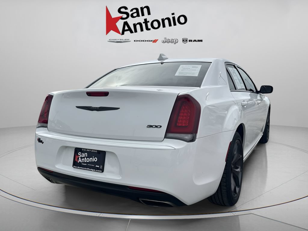 Certified 2023 Chrysler 300 Touring w/ Sport Appearance Package RWD image 14