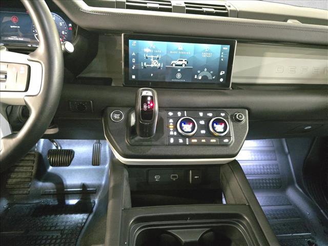 Certified 2024 Land Rover Defender 90 X-Dynamic SE image 22