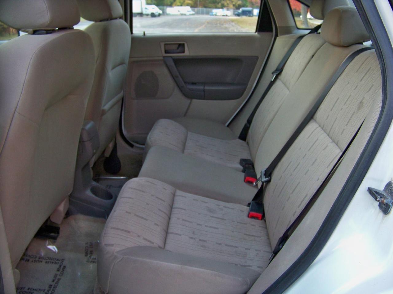 Used 2010 Ford Focus SE image 40