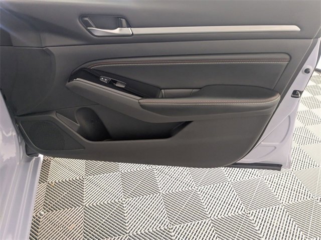 Used 2023 Nissan Altima 2.5 SR w/ SR Premium Package image 33