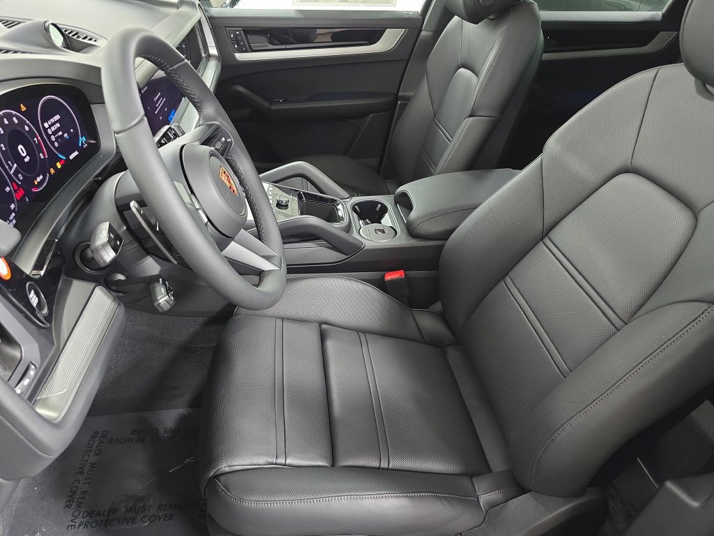 Certified 2026 Porsche Cayenne S AWD/4WD image 5