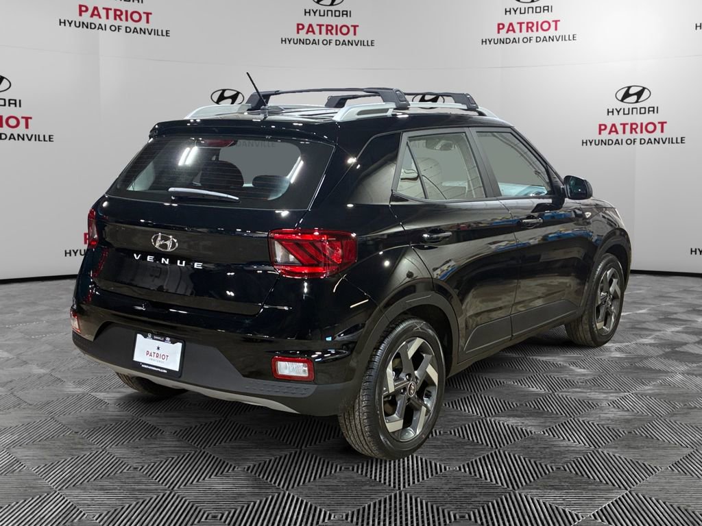 New 2026 Hyundai Venue SEL FWD image 3