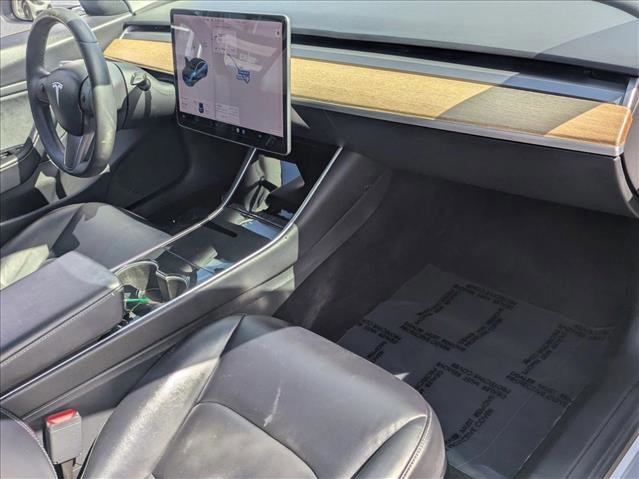 Used 2019 Tesla Model 3 Standard Range Plus image 18