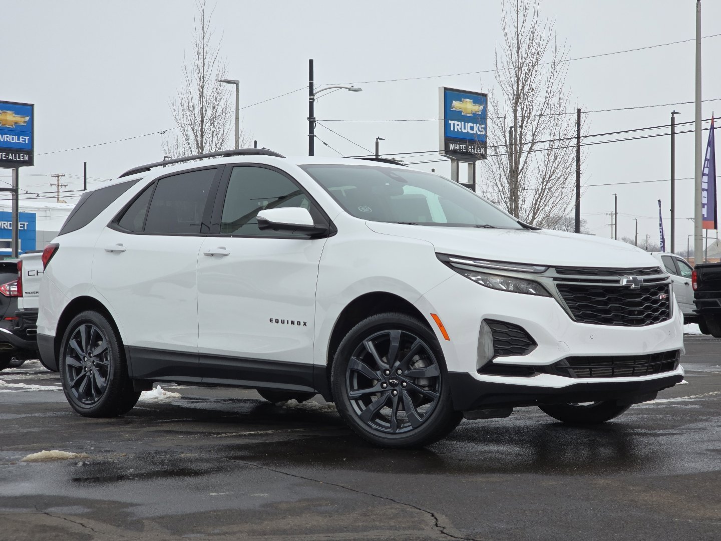 Certified 2022 Chevrolet Equinox RS w/ Infotainment Package image 2