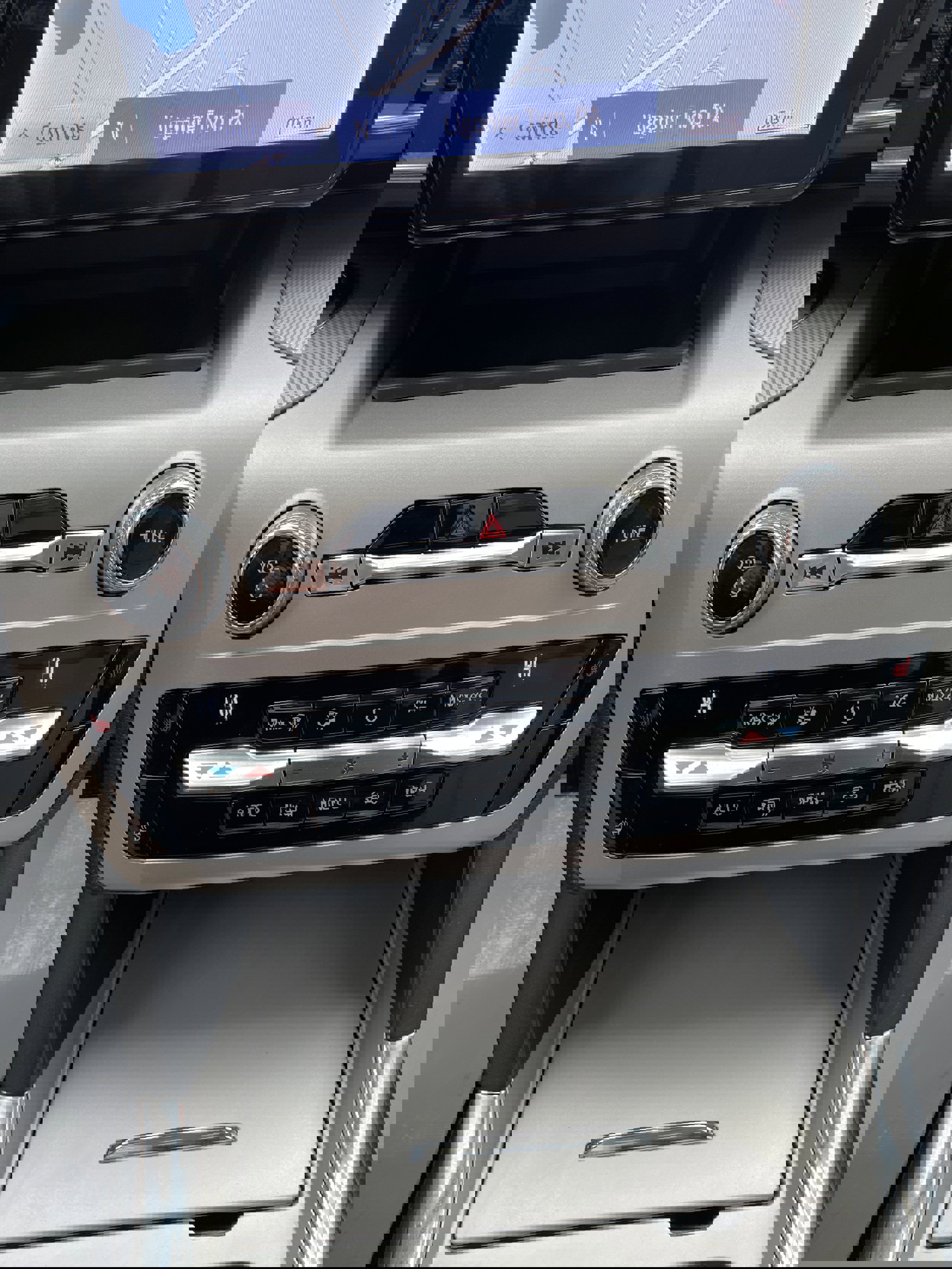 Used 2021 Ford Explorer XLT w/ Equipment Group 202A image 22