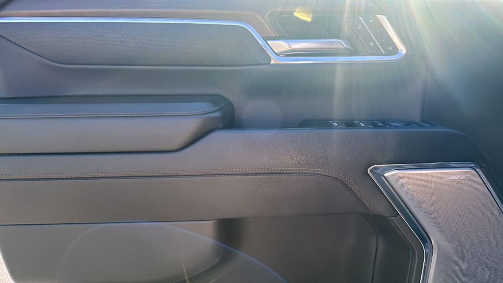 Used 2024 Chevrolet Silverado 2500 High Country w/ High Country Premium Package image 16