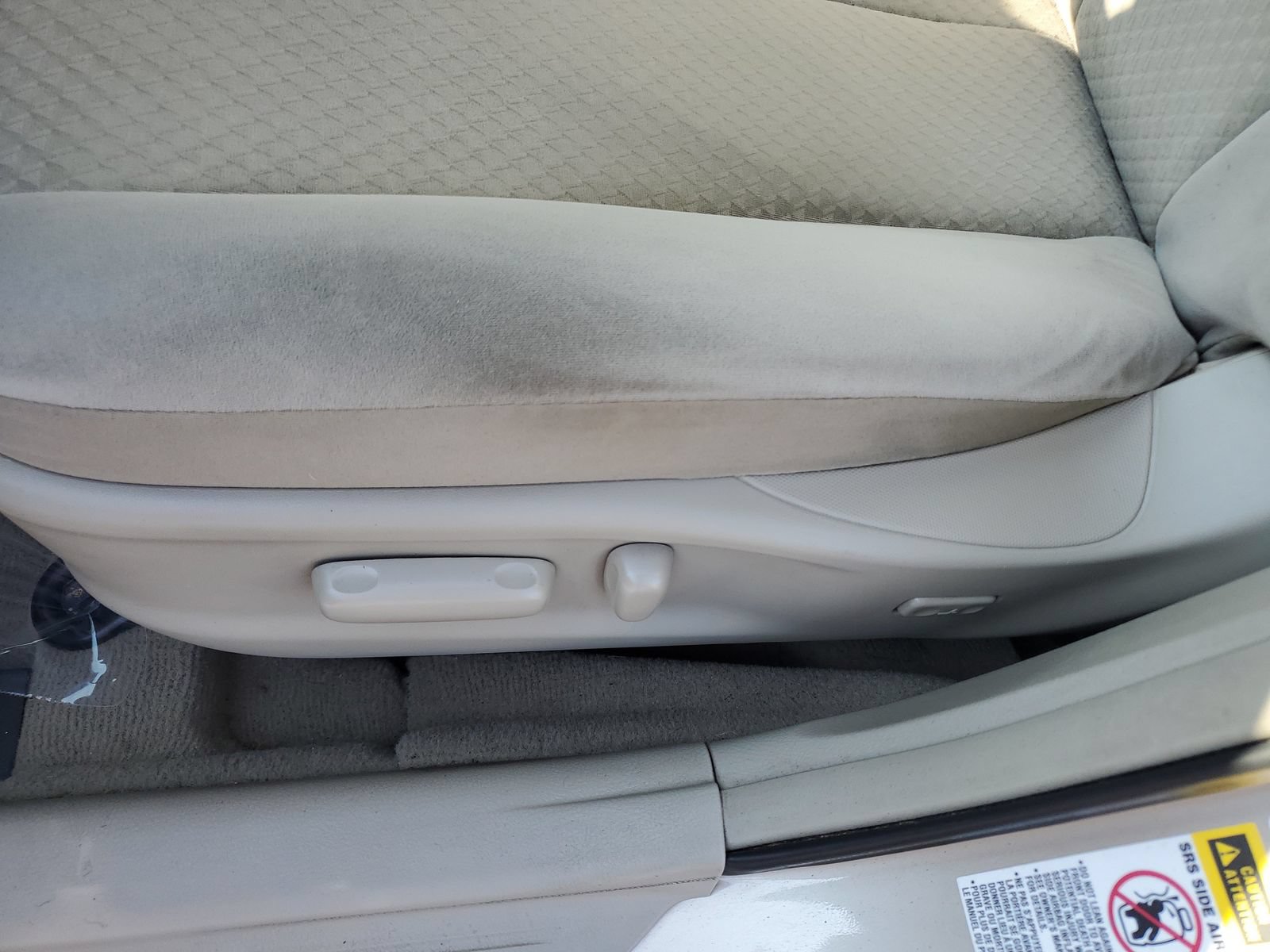 Used 2009 Toyota Camry LE FWD image 19