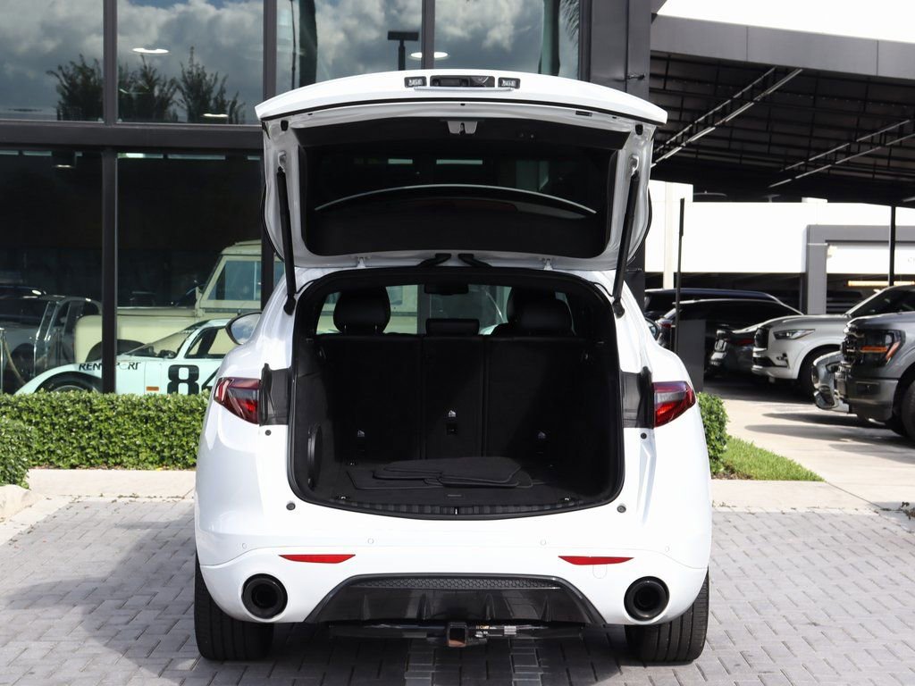 Used 2023 Alfa Romeo Stelvio Veloce image 7