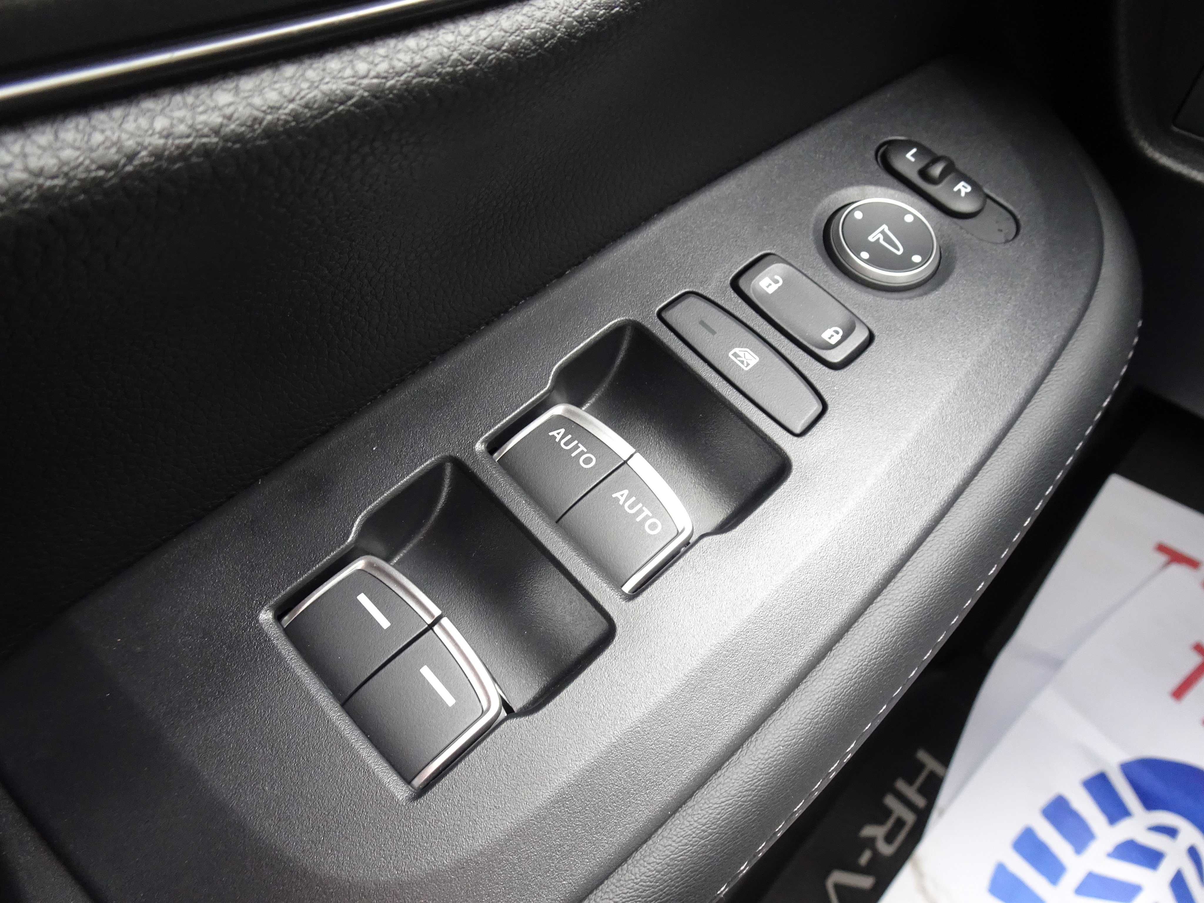 Used 2025 Honda HR-V EX-L image 26