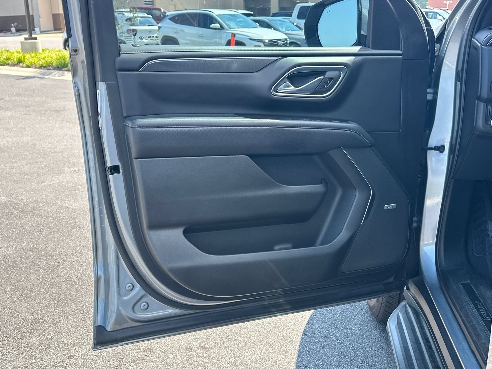 Used 2024 GMC Yukon AT4 AWD/4WD image 12
