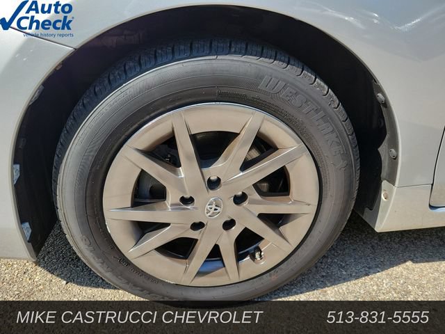 Used 2017 Toyota Prius V Two w/ Carpet Mat Package FWD image 8