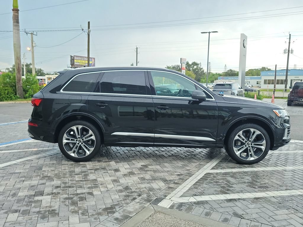 Used 2022 Audi Q7 3.0T Premium Plus w/ Premium Plus Package AWD/4WD image 6