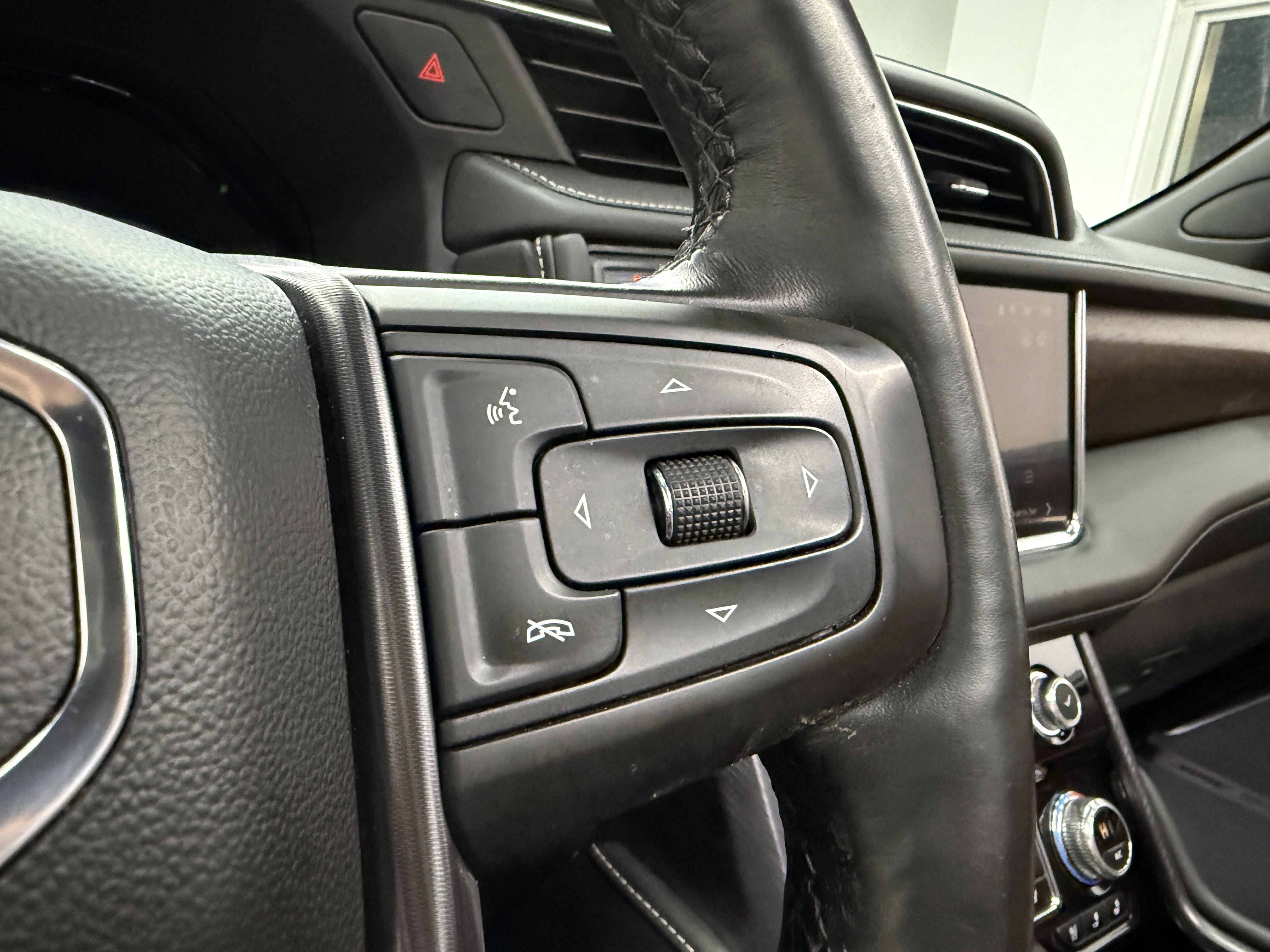 Used 2023 GMC Yukon XL Denali Ultimate image 19