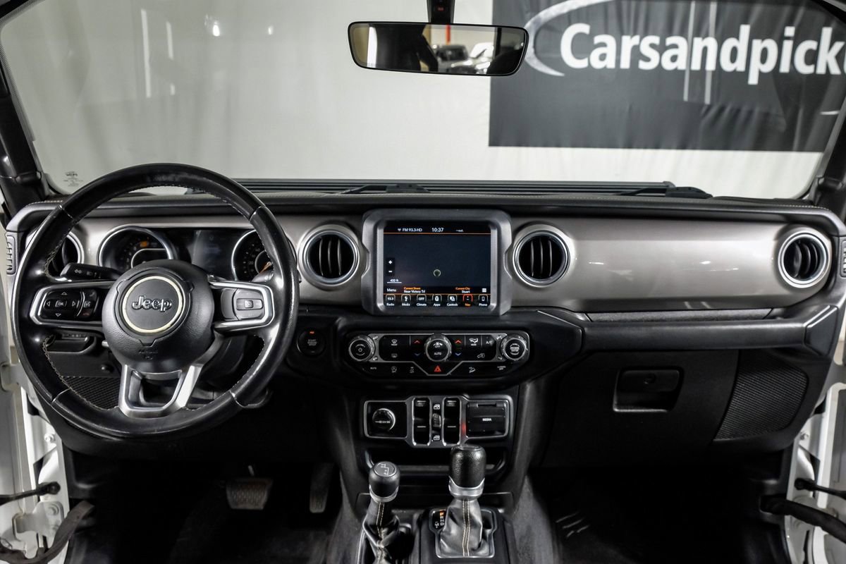 Used 2018 Jeep Wrangler Unlimited Sahara AWD/4WD image 14