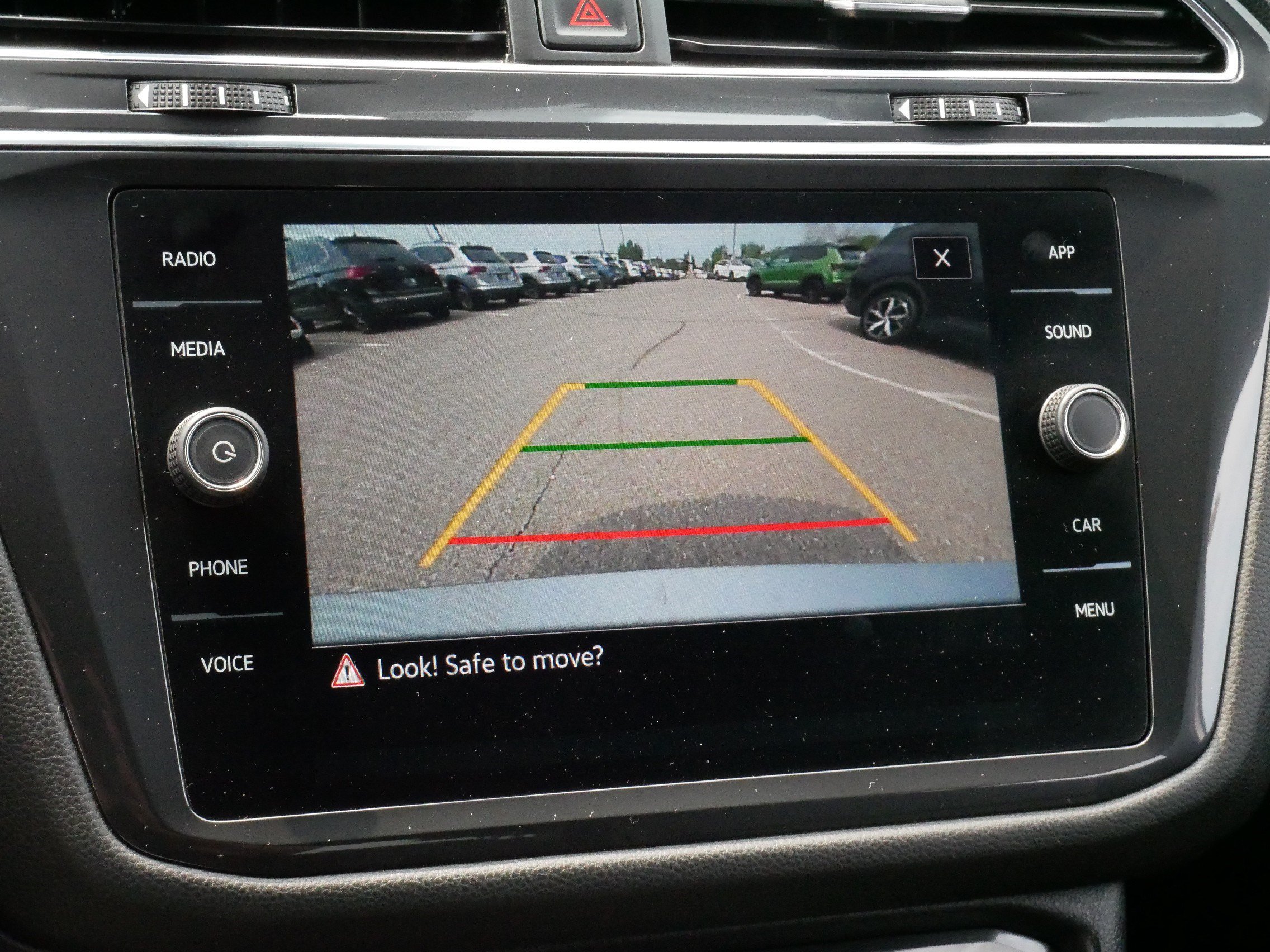 Certified 2023 Volkswagen Tiguan SE R-Line AWD/4WD image 30