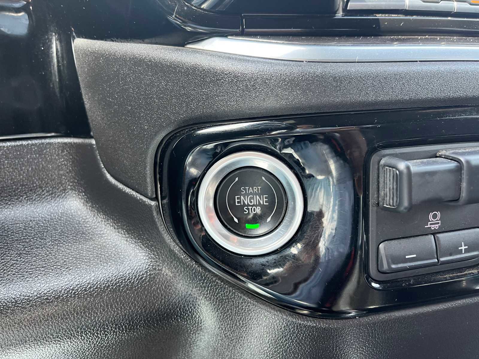 Used 2022 Chevrolet Silverado 1500 LTZ AWD/4WD image 18