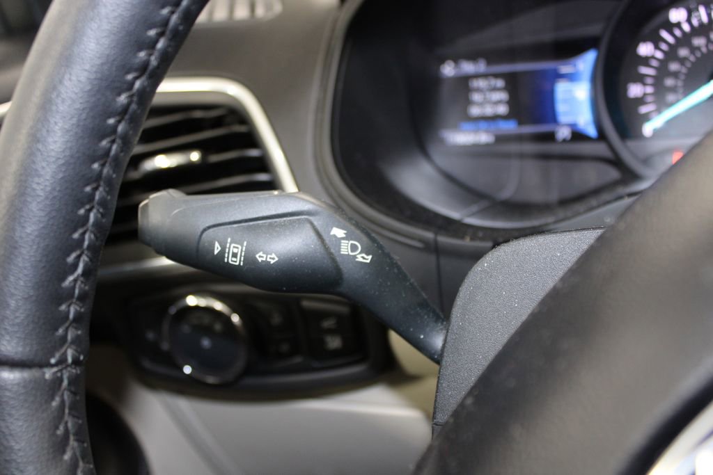 Used 2022 Ford Edge SE w/ Black Appearance Package image 23