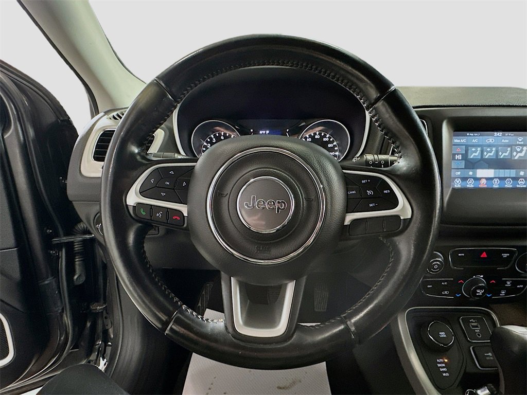Used 2020 Jeep Compass Latitude image 12