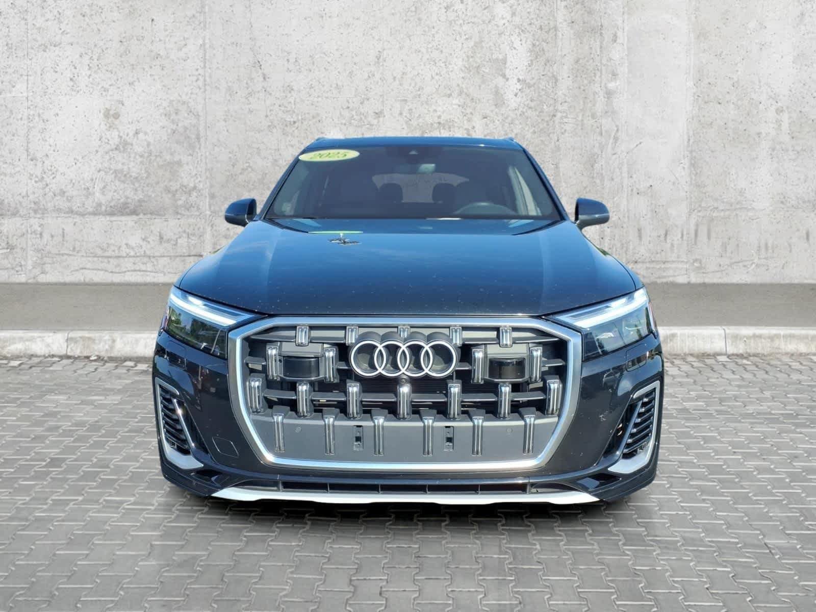 Used 2025 Audi Q7 3.0T Premium Plus AWD/4WD image 3