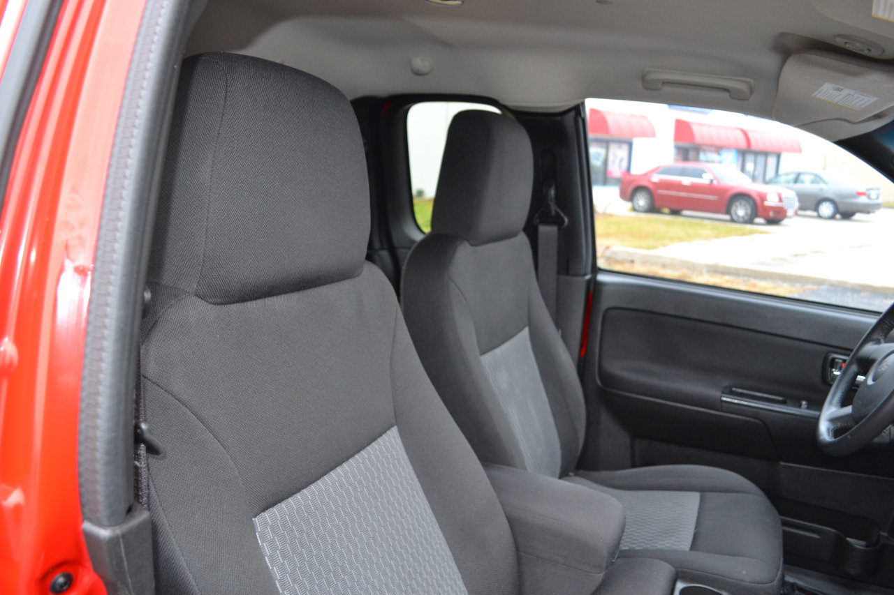 Used 2011 Chevrolet Colorado LT image 32