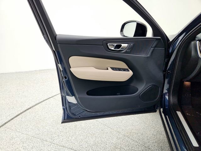 New 2026 Volvo XC60 B5 Plus w/ Climate Package image 24