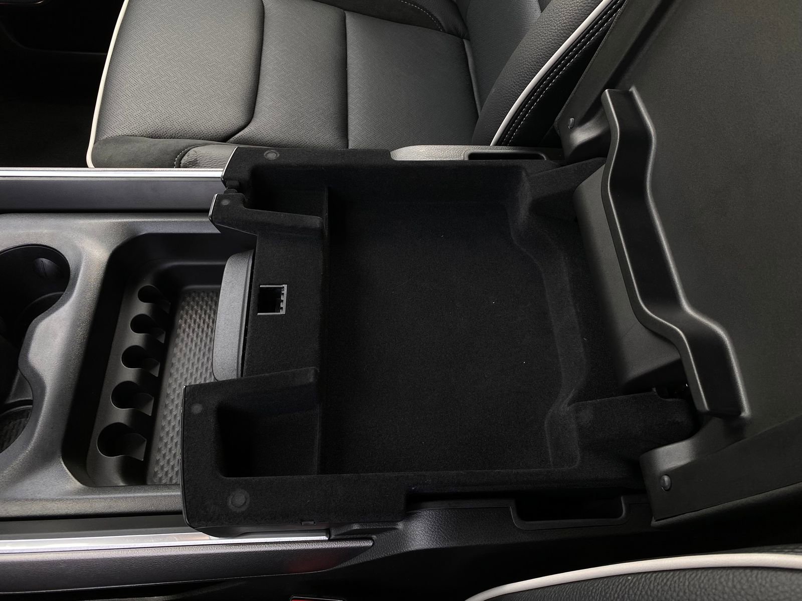 Used 2025 RAM 1500 Laramie w/ Night Edition image 22