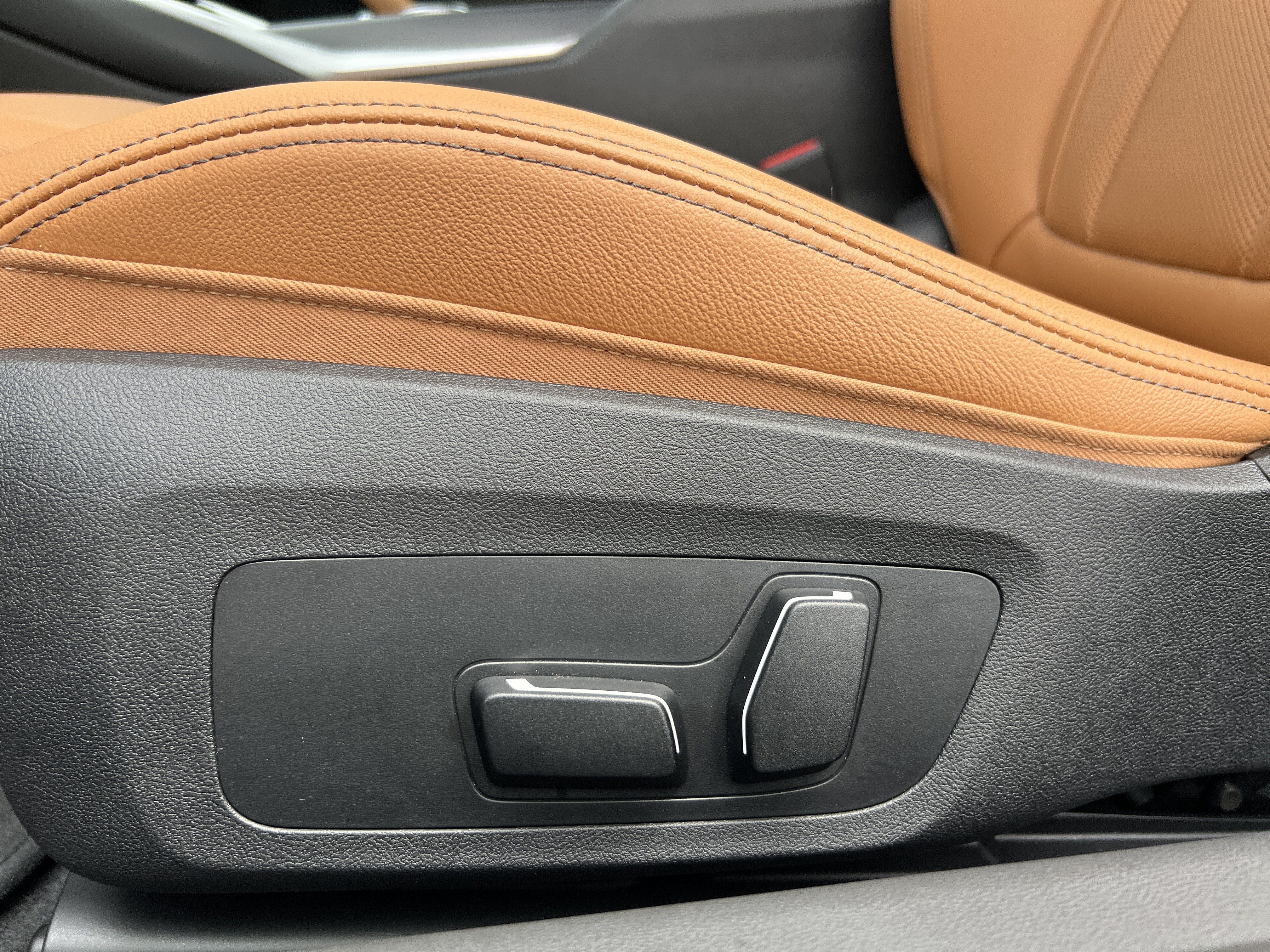 Certified 2025 BMW 230i Coupe RWD image 38