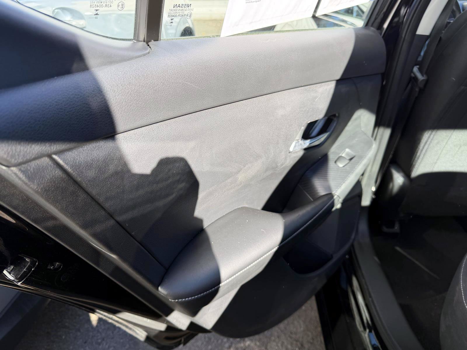 Used 2023 Nissan Sentra SV w/ All-Weather Package FWD image 9