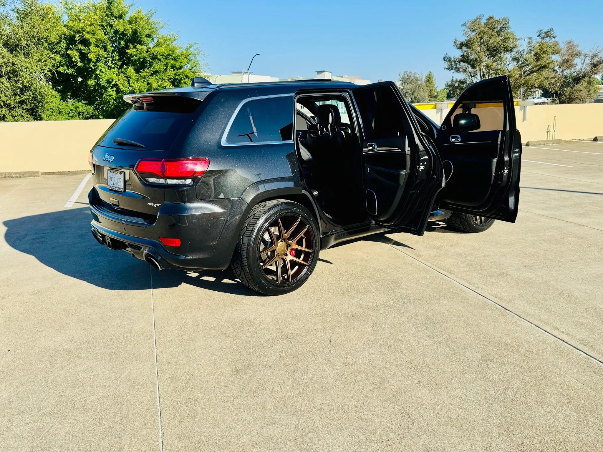 Used 2014 Jeep Grand Cherokee SRT8 w/ Luxury Group II image 65