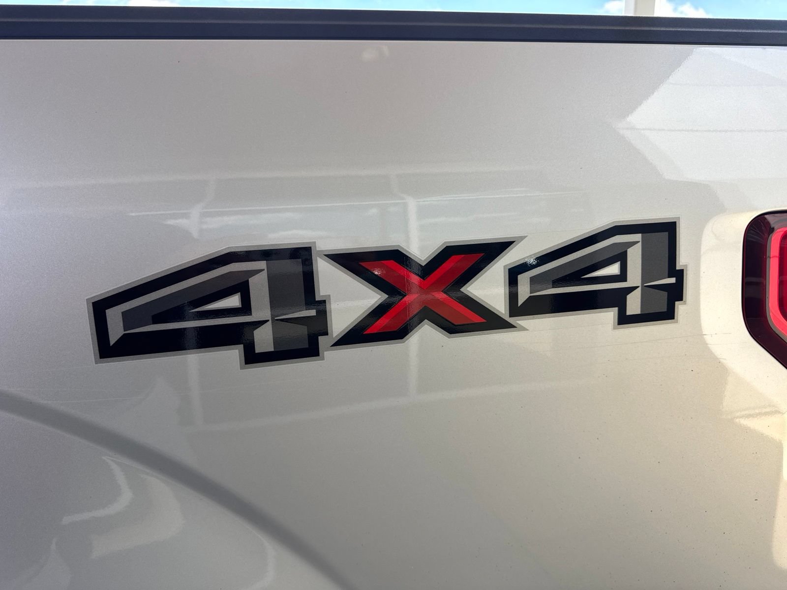 Used 2019 Ford F150 Lariat AWD/4WD image 14