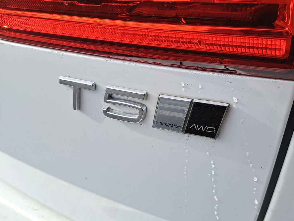 Used 2020 Volvo XC60 T5 Inscription w/ Protection Package image 31