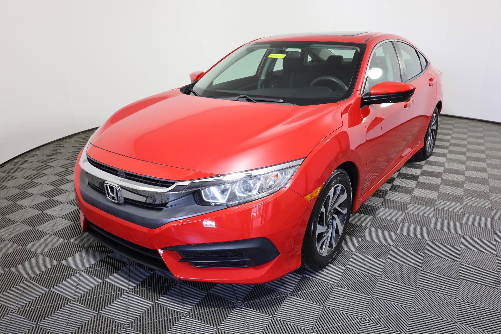 Used 2018 Honda Civic EX image 1